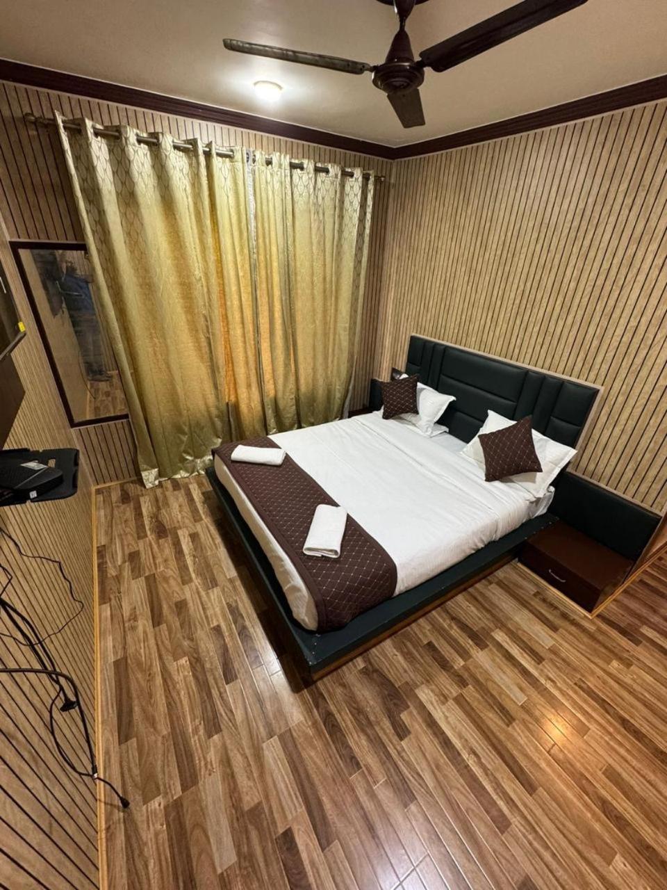 Hotel The Casa Сринагар Экстерьер фото