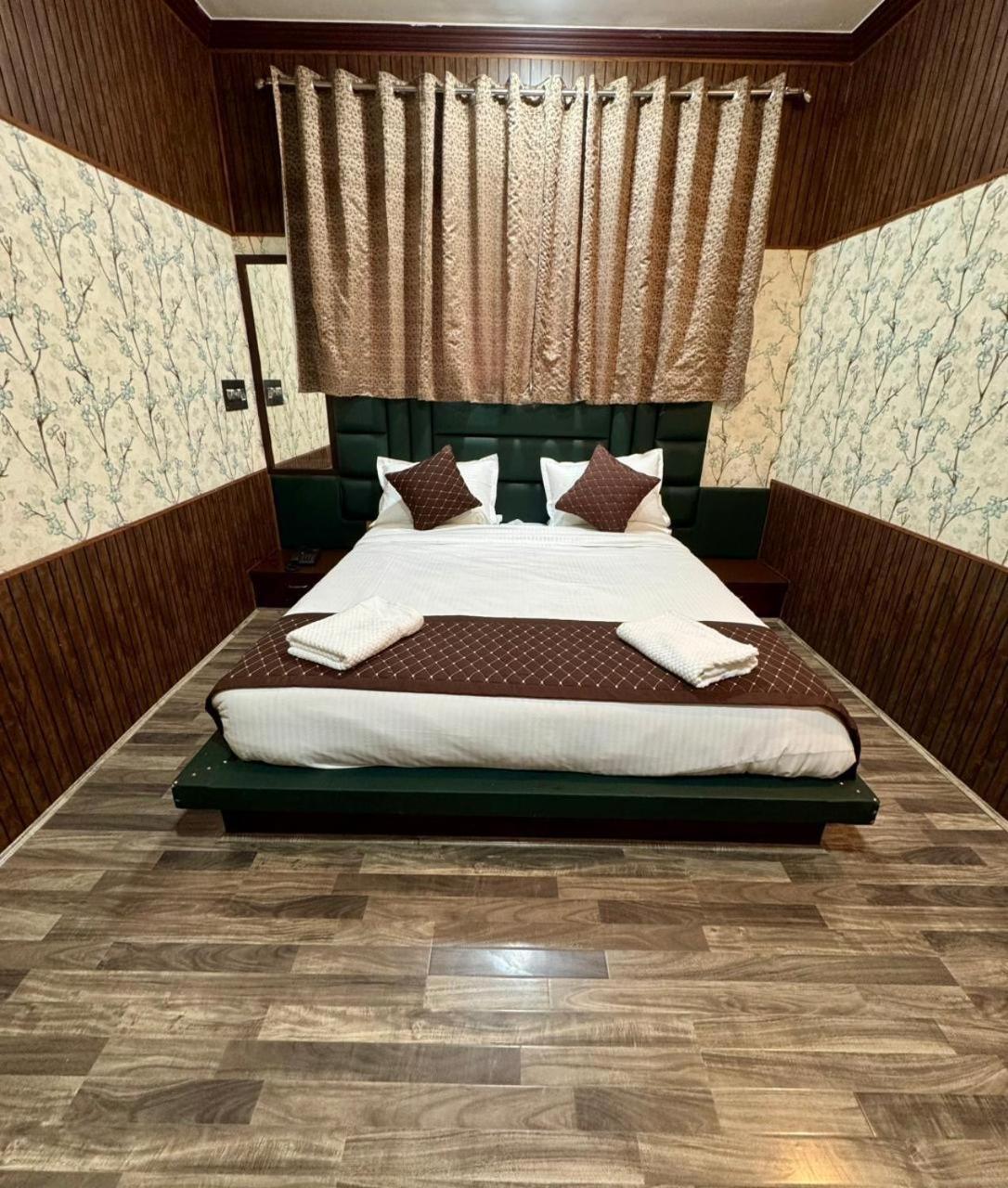 Hotel The Casa Сринагар Экстерьер фото